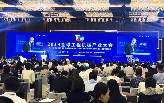 双喜临门！多宝在线客服囊括两项工程机械行业大奖